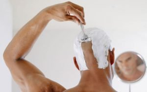 Lee más sobre el artículo ¿Cómo mantener y cuidar la cabeza afeitada?